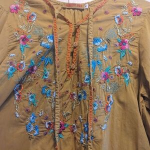 Johnny Was Medium M Embroidered Floral Shirt Mustard long sleeve tunic Top